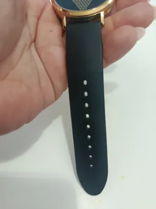 Reloj Guess Negro y Dorado