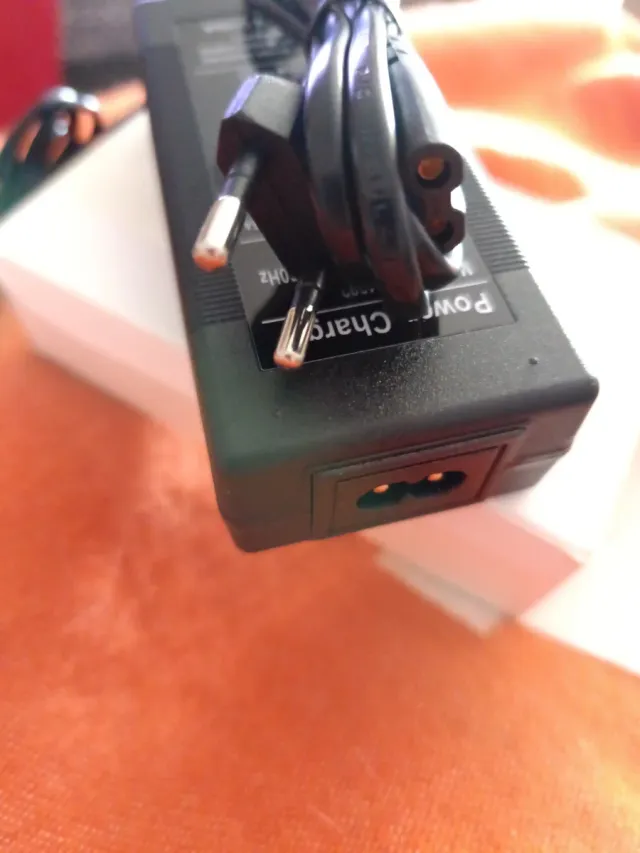 Carregador de Scooter JYH-002 42V 2000mA