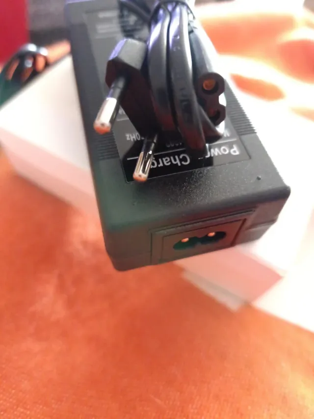 Carregador de Scooter JYH-002 42V 2000mA