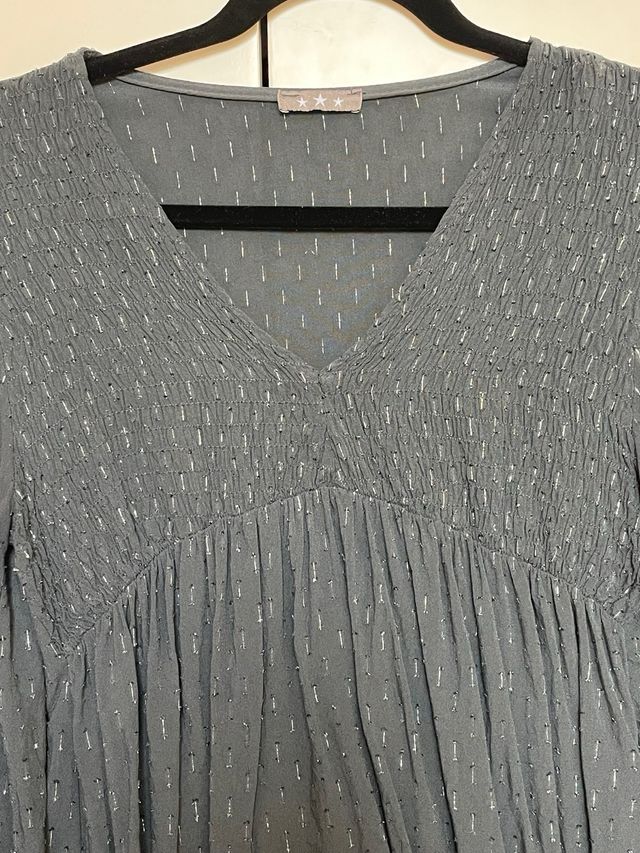 Blusa gris antracita detalle lurex plateado