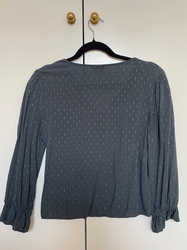 Blusa gris antracita detalle lurex plateado