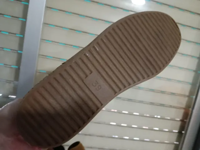 Botines Chelsea Nuevas Color mostaza.