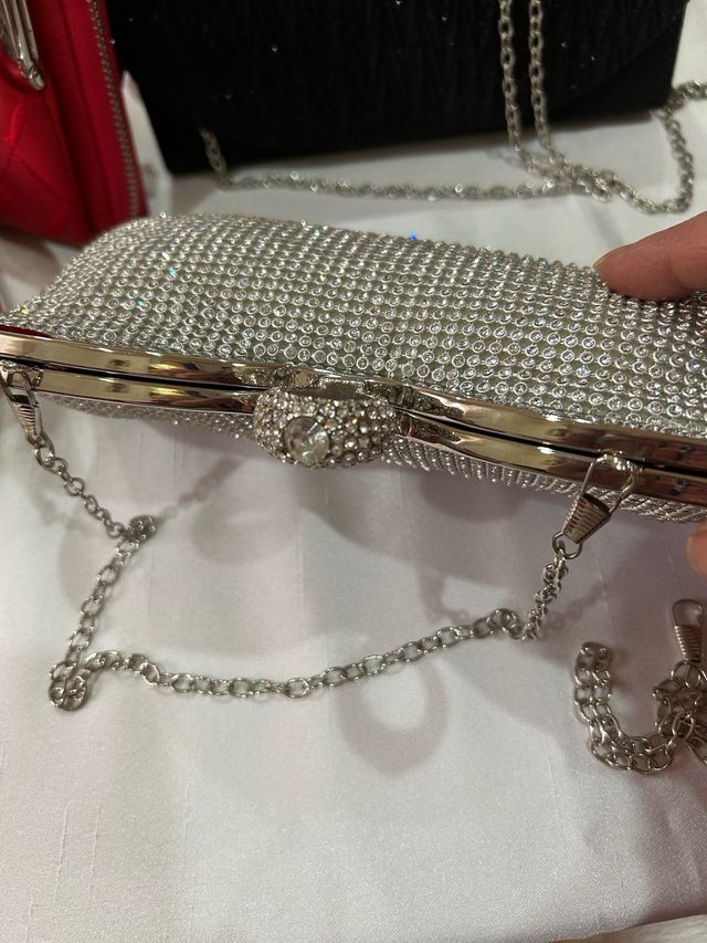 BOLSOS LOTE DE 4 TODOS SIN ESTRENAR NUEVOS