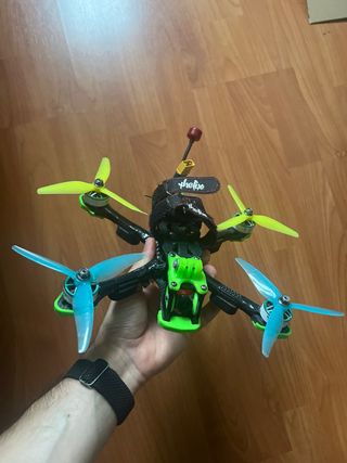 Dron FPV Apex EVO 5 + repuestos