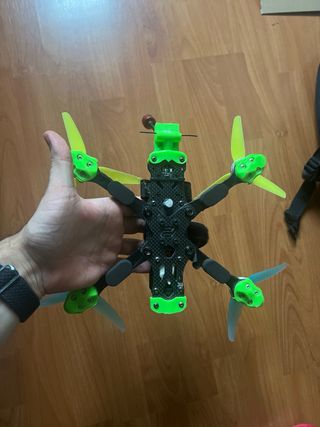 Dron FPV Apex EVO 5 + repuestos