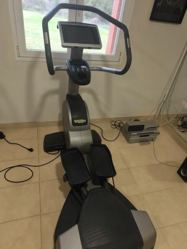 Macchine Technogym Cardio con TV per palestra
