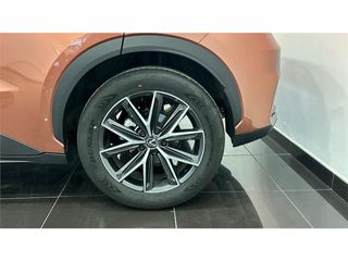 Lexus LBX 1.5 EMOTION+