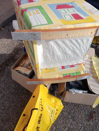 Sillón mecedora infantil estampado