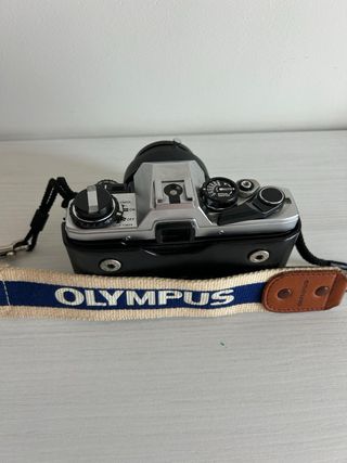 Cámara Olympus Analógica + Accesorios