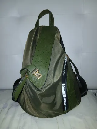 Mochila verde militar estilo casual