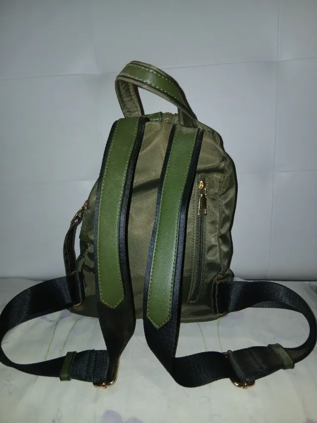 Mochila verde militar estilo casual