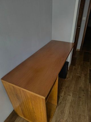 Escrito de madera maciza amplio buen estado