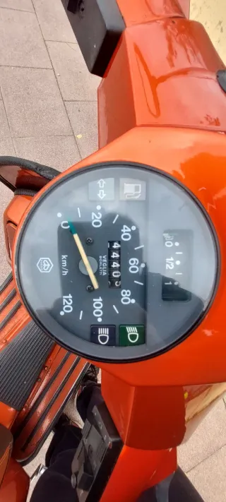 Vespa PX200 Iris '93 color fuego metalizado