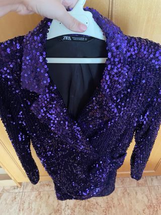 Vestido lentejuelas Zara morado