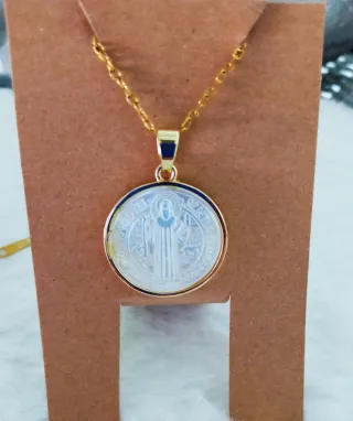 Medalla San Benito Nacarada Acero Dorado