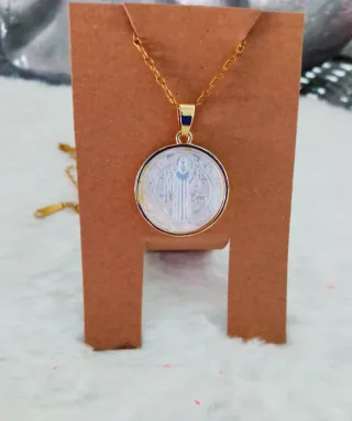 Medalla San Benito Nacarada Acero Dorado