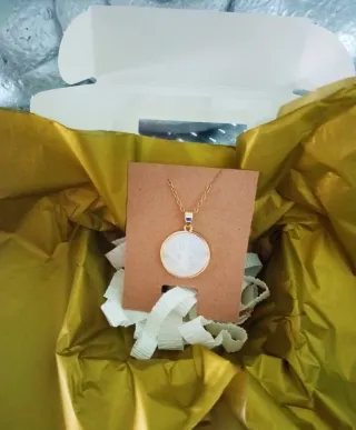 Medalla San Benito Nacarada Acero Dorado