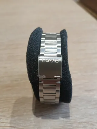 Casio A158WA-DF correa acero inoxidable. Nuevo