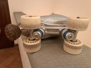 Pattini artistici marca Belati numero 35, ruote