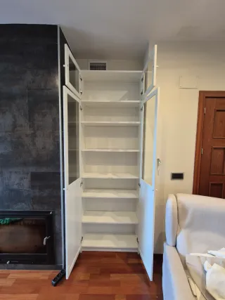 Vitrina Billy/Oxberg IKEA Blanca