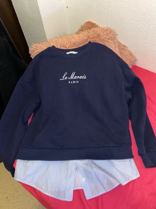 Sudadera azul con detalle de camisa