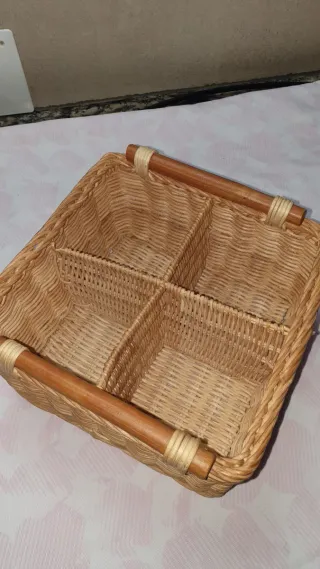 Cesto em vime com divisórias e pegas 20x20x9 alt.