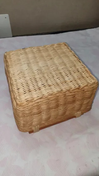 Cesto em vime com divisórias e pegas 20x20x9 alt.