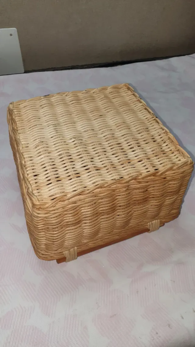 Cesto em vime com divisórias e pegas 20x20x9 alt.