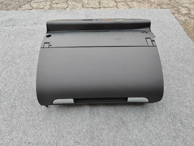 Guantera negra audi A3 8p