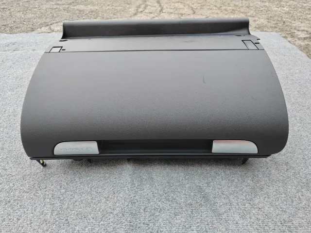 Guantera negra audi A3 8p