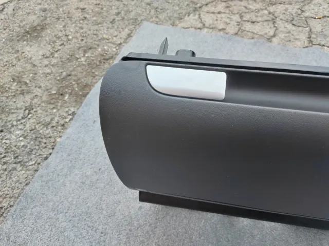 Guantera negra audi A3 8p