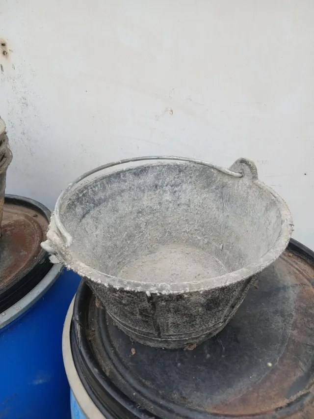 Cubos de goma para obra )