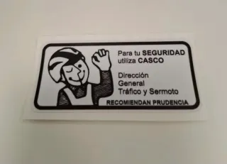 Pegatina Seguridad Usa Casco Derbi