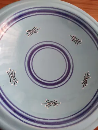 Piatto in terracotta azzurro e decori blu Tunisia