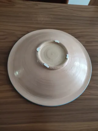 Piatto in terracotta azzurro e decori blu Tunisia