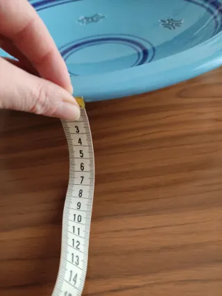 Piatto in terracotta azzurro e decori blu Tunisia