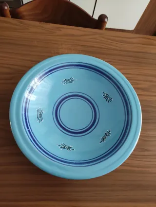Piatto in terracotta azzurro e decori blu Tunisia
