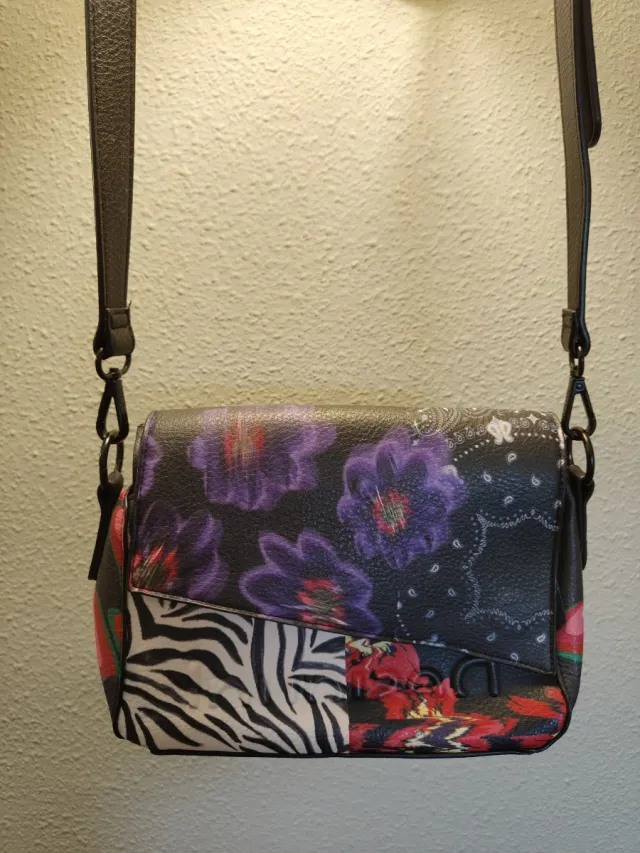 Bolso multicolor con estampado floral