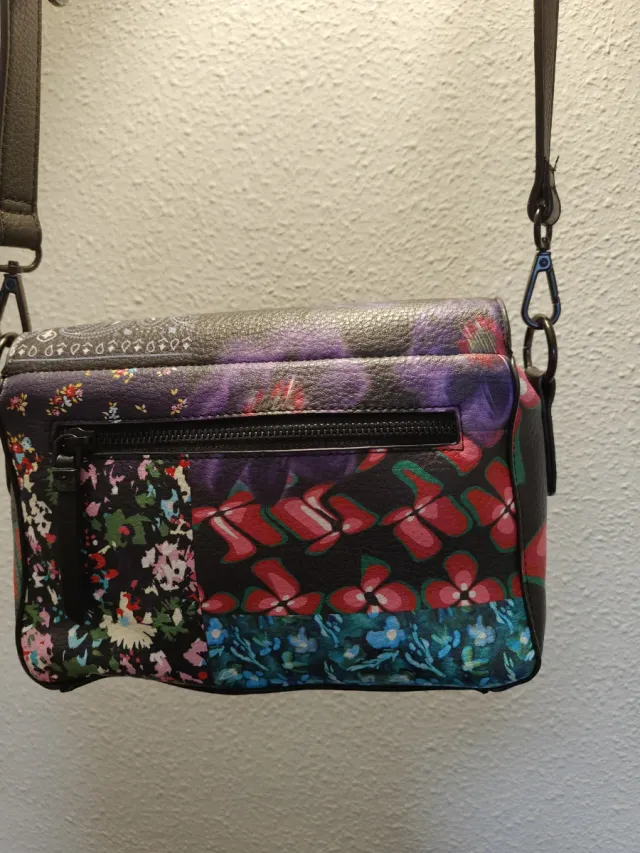 Bolso multicolor con estampado floral