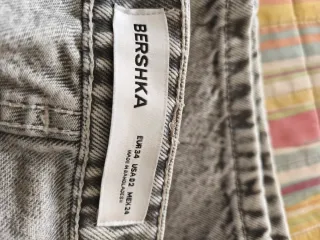 Pantalón vaquero gris Bershka Talla 34