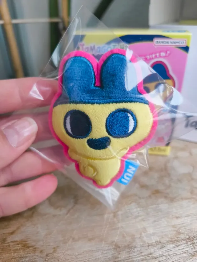 Bandai Tamagotchi Paradise Plush Pin