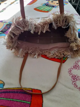 Bolso grande de tela con flecos