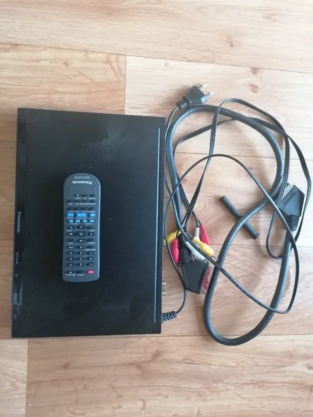 DVD Panasonic con Mando y Cables