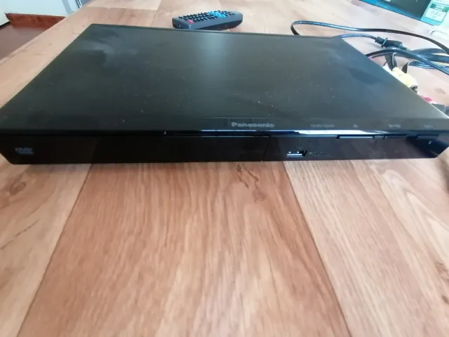 DVD Panasonic con Mando y Cables