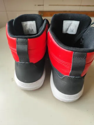 Converse Blaze V2 Talla 43 Negro y Rojo