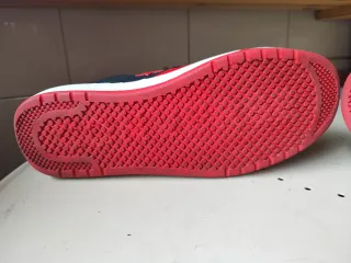 Converse Blaze V2 Talla 43 Negro y Rojo