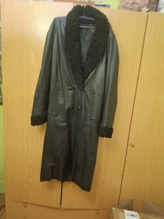 Abrigo de piel negro