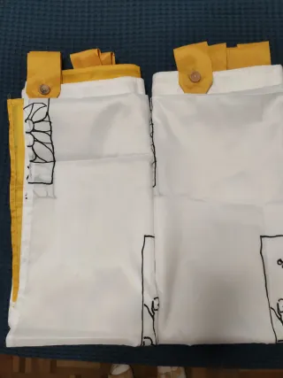 Cortinas de Baño Blanca y Amarilla.