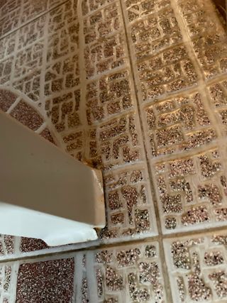 Mesa baja blanca de madera