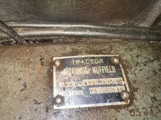 Tractor Nufiel 652